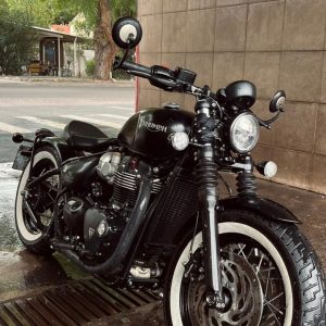 TRIUMPH BOBBER BLACK 1200