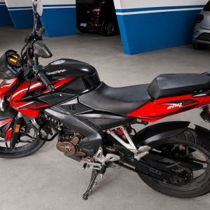 BAJAJ ROUSER NS 200