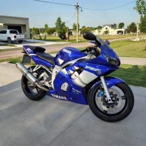 YAMAHA R6