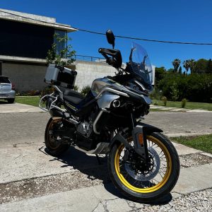 CF MOTO MT 800